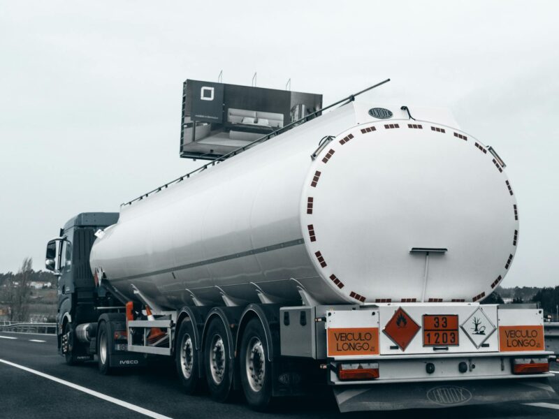 Fuel tanker transport illustrates Iraq’s search for alternative export routes through Syria as regional shipping risks reshape Middle East trade.