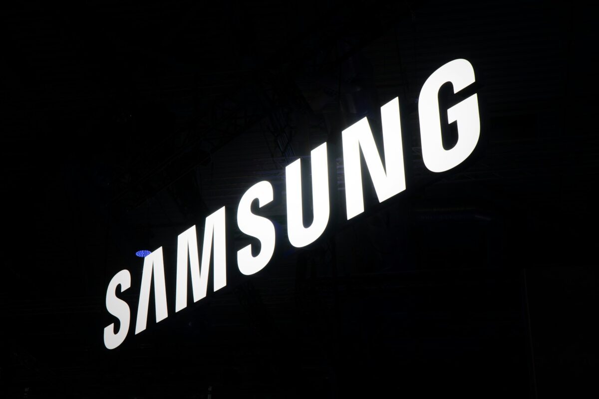 Samsung chip surge raises concerns over AI memory supply and semiconductor capacity in 2027.