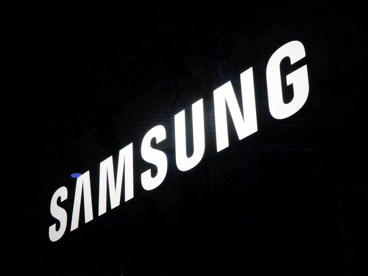 Samsung chip surge raises concerns over AI memory supply and semiconductor capacity in 2027.