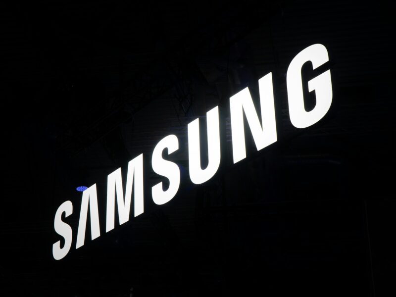 Samsung chip surge raises concerns over AI memory supply and semiconductor capacity in 2027.