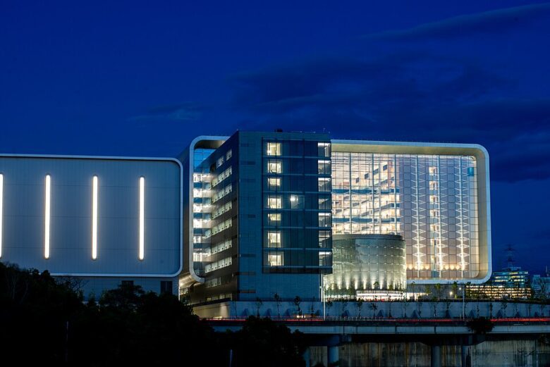 Image credit: Cheng-Hsun Tseng (曾成訓), TSMC Global R&D Center (night view)