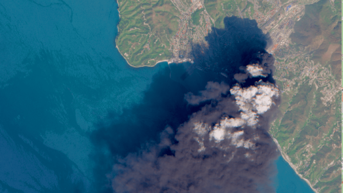 A satellite image showing smoke over the Tuapse oil hub on April 16. The image is used as a reference to illustrate the damage following today’s April 20 attack and is not an actual image of today’s events. Source: Copernicus Sentinel.