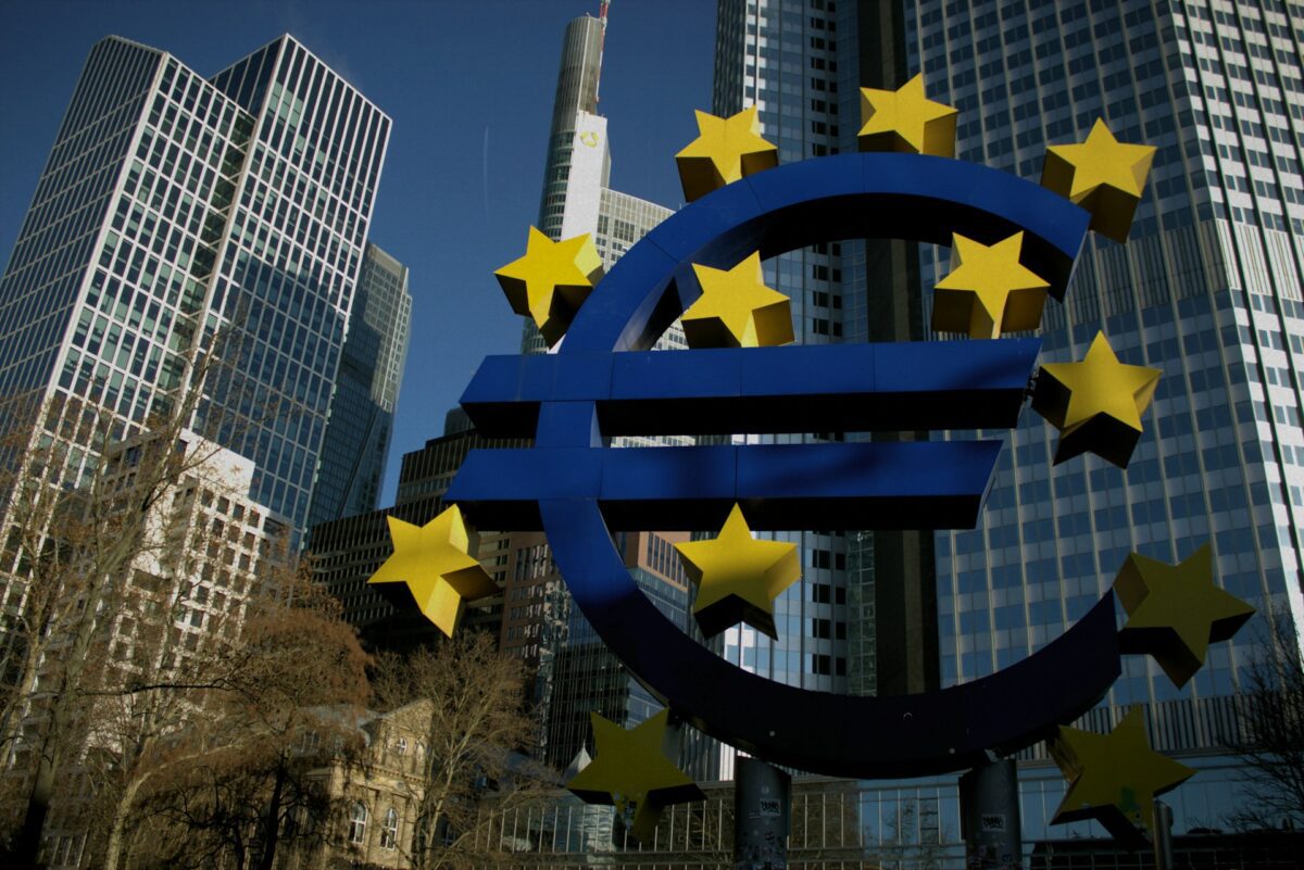 Digital euro and European payment sovereignty amid debate over ECB digital currency plans.