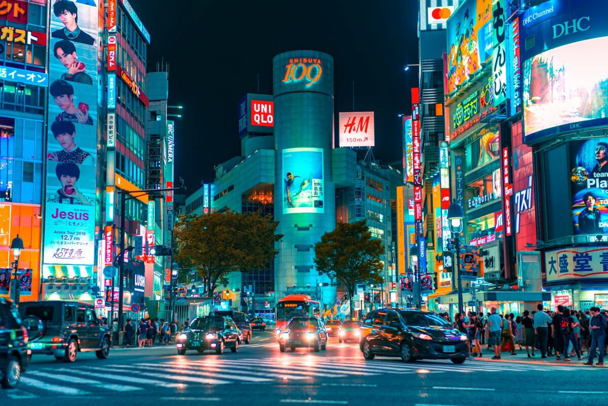 Japan currency intervention highlights growing pressure on the yen as Tokyo struggles to defend the 160 per dollar level.