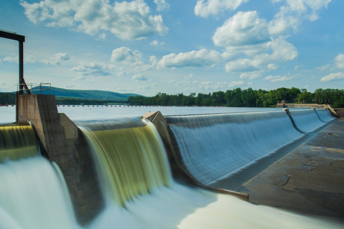 Norway hydropower risk rises as shrinking snowpack threatens reservoir inflows and European electricity markets.