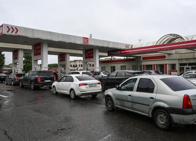 Russia Has Oil but Not Enough Fuel as the Cost of War Reaches the Pump